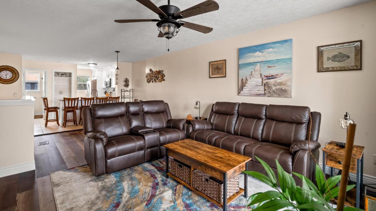 Pet Friendly Townhome With Gulf Views And Hot Tub Right Across From Beach And Schooners Panama Stadt Exterior foto