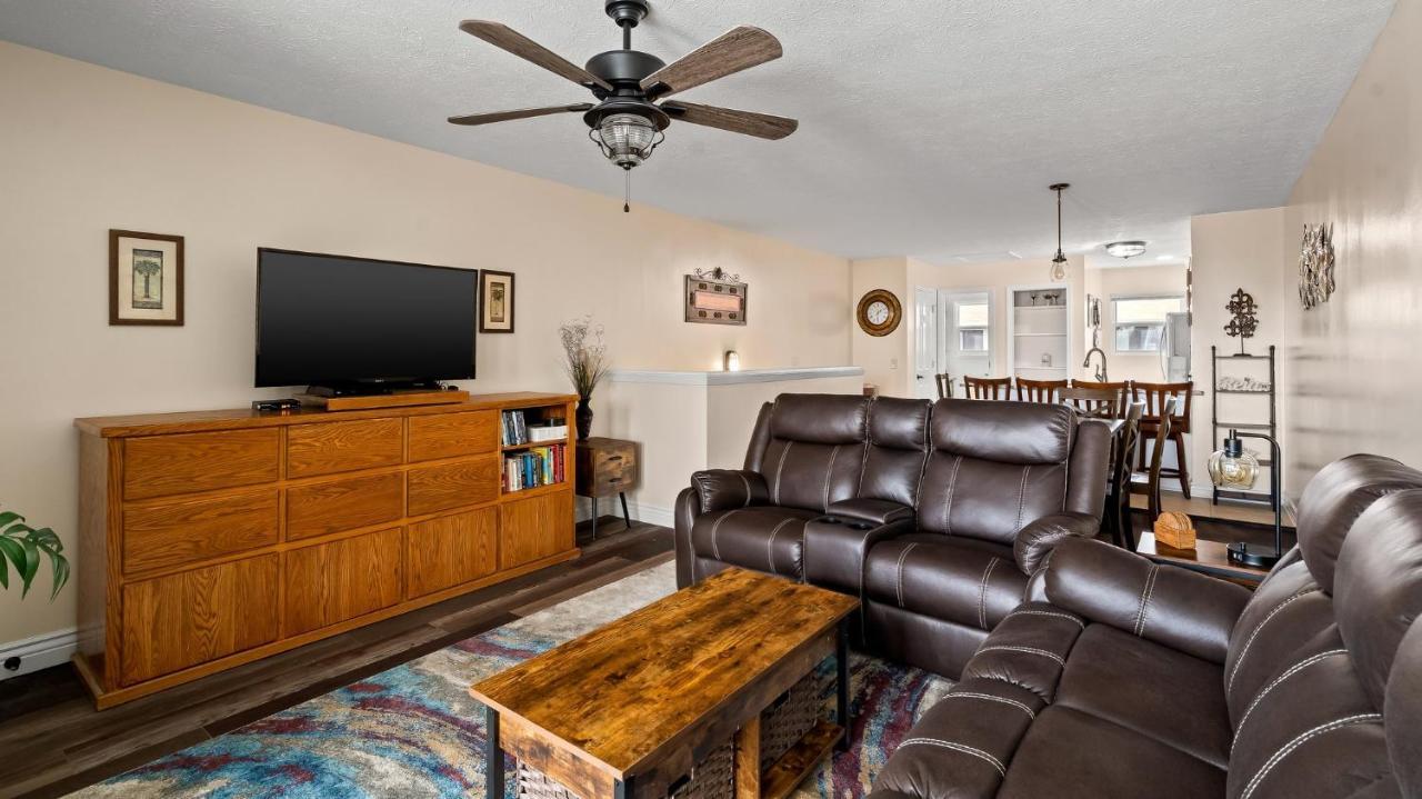Pet Friendly Townhome With Gulf Views And Hot Tub Right Across From Beach And Schooners Panama Stadt Exterior foto